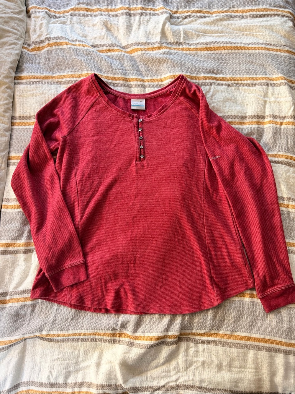 Columbia Women’s Long Sleeve Henley – Size XL
